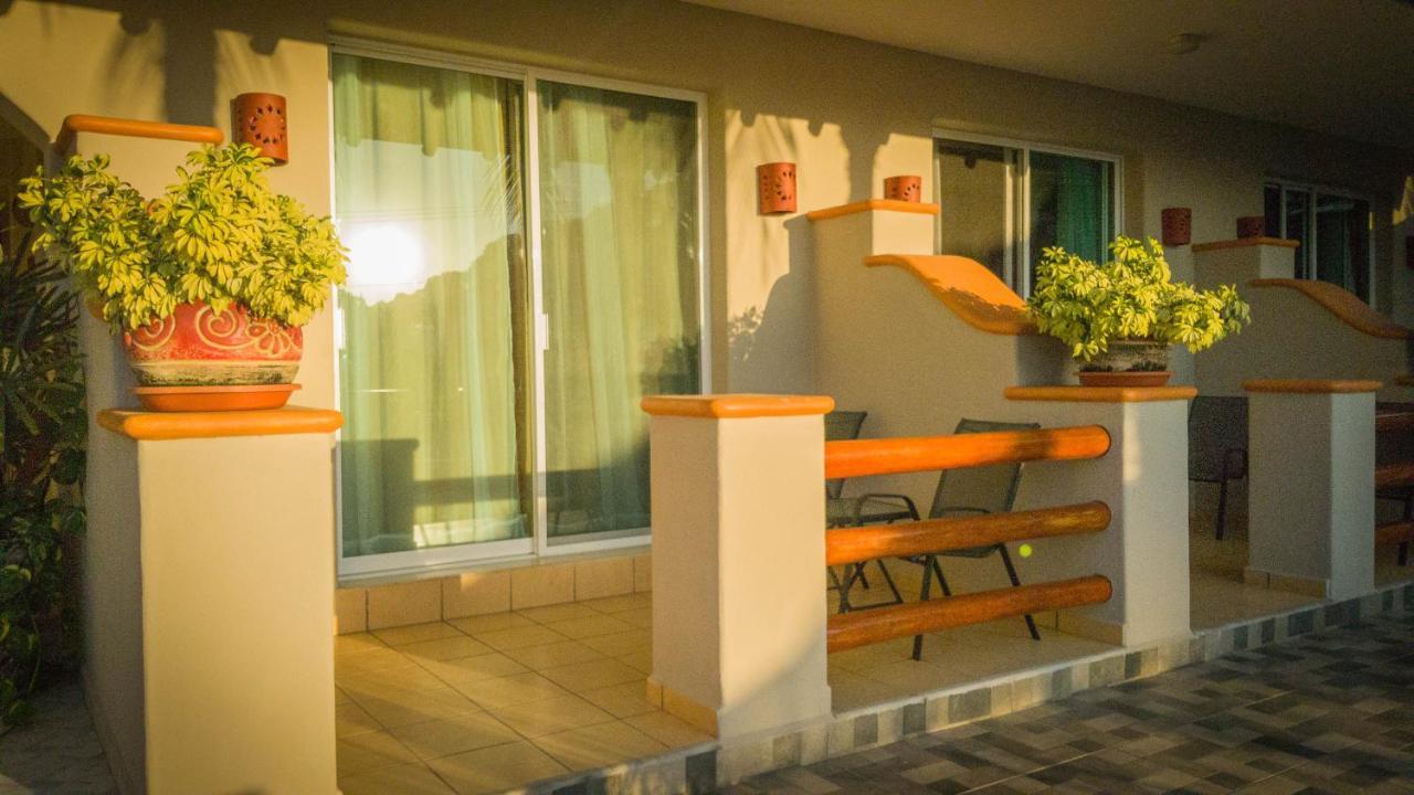 Bonito Hotel By Arans Сиуатанехо Екстериор снимка
